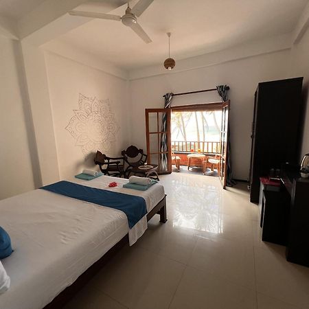 Prana Beach Hotel Ex Guli Hikkaduwa Buitenkant foto
