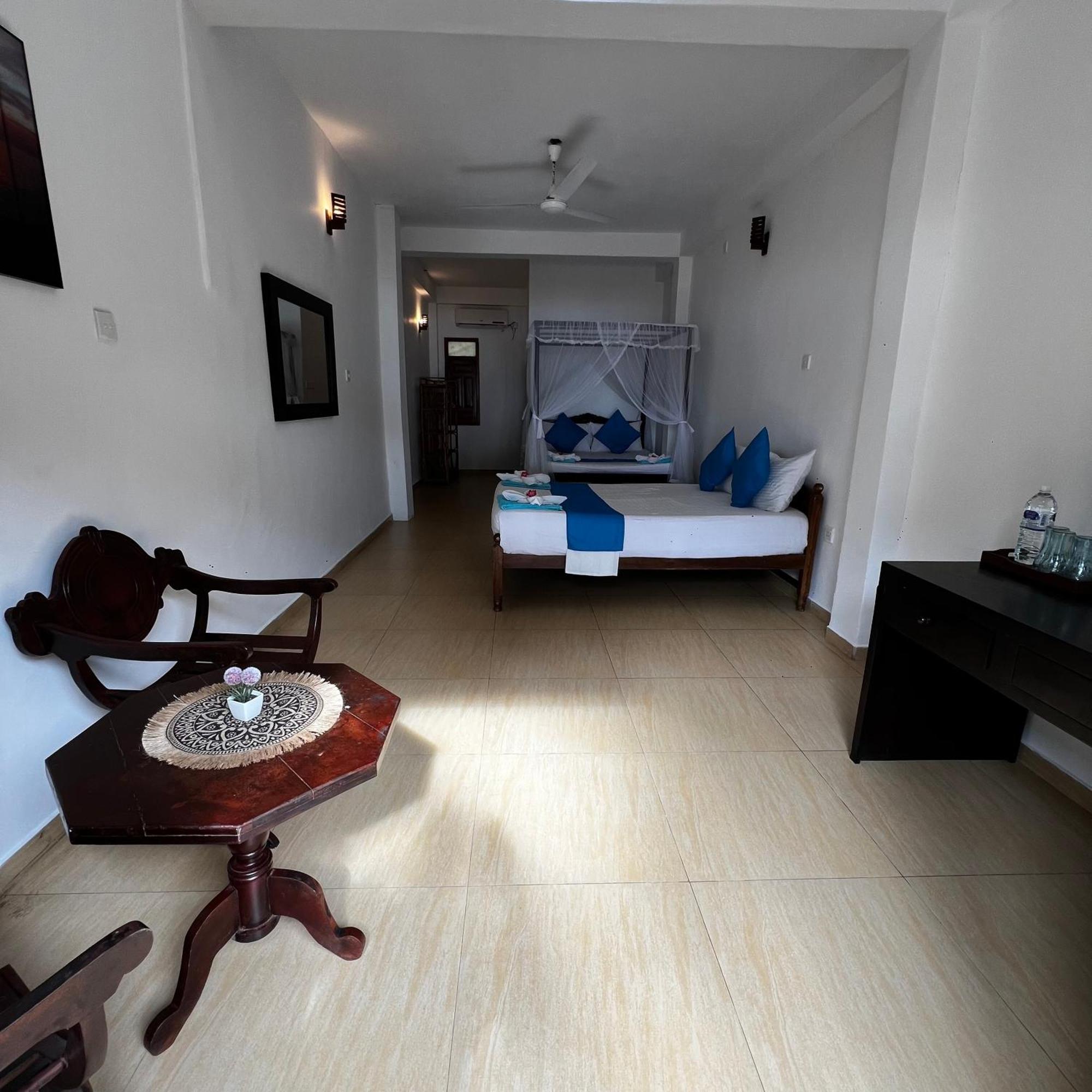 Prana Beach Hotel Ex Guli Hikkaduwa Buitenkant foto